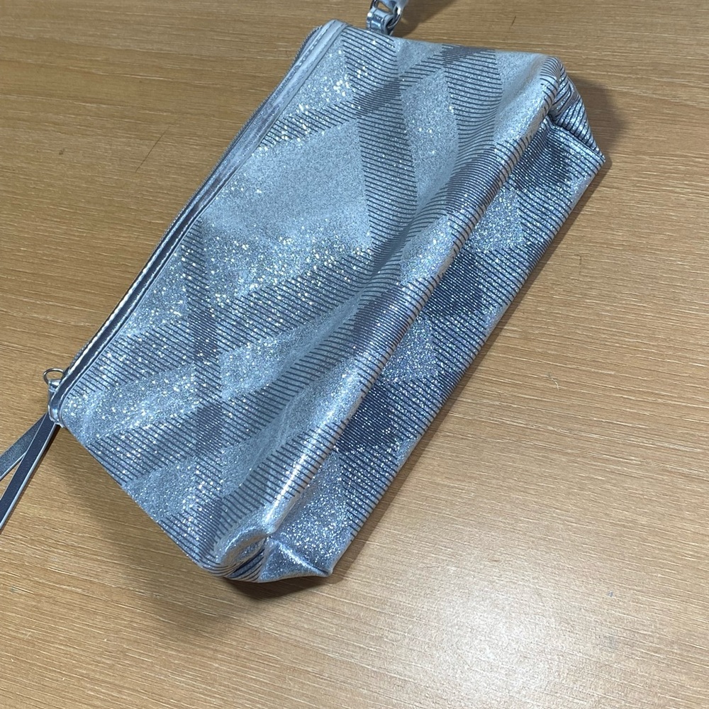 Burberry zipper cosmetic travel bag - Picture 3 of 9